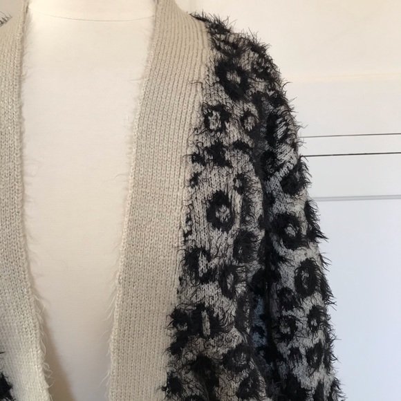 FRANCESCA’S Leopard Print Cardigan Medium NWT - Picture 6 of 11